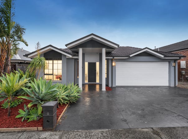 8 Peterborough Drive, Doreen, Vic 3754