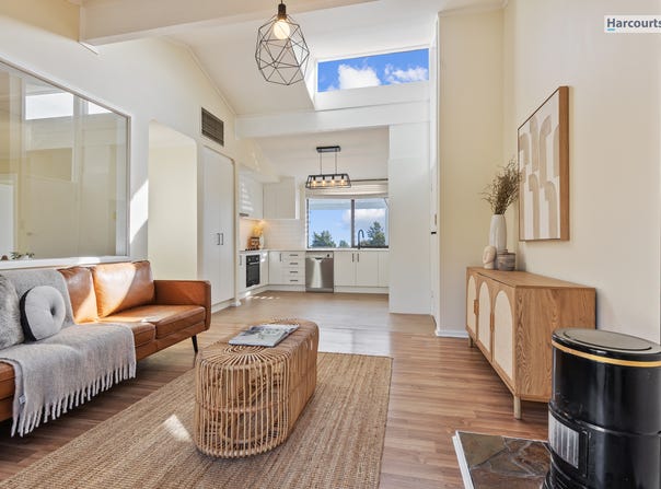 15 Olivier Terrace, Hallett Cove, SA 5158