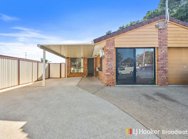 1/233 Central Street, Labrador, Qld 4215