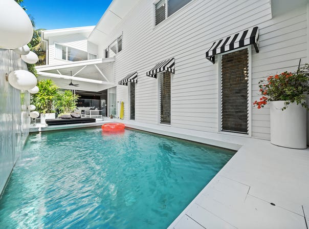 16 Sunbrite Avenue, Mermaid Beach, Qld 4218