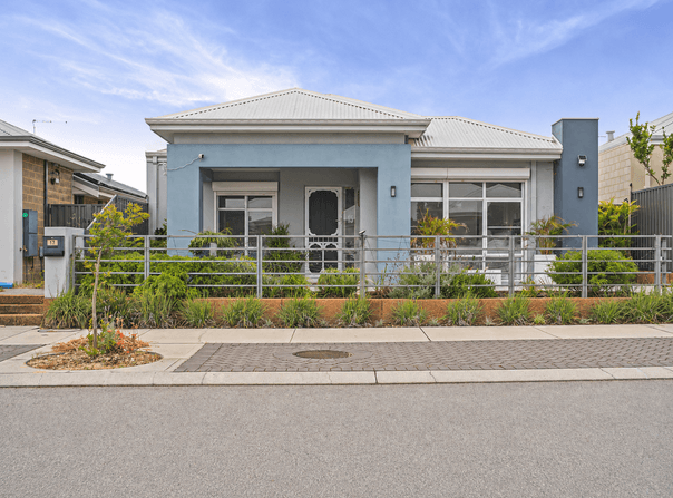 15 Banyoles Circuit, Champion Lakes, WA 6111