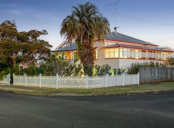 232 Campbell Street, Newtown, Qld 4350