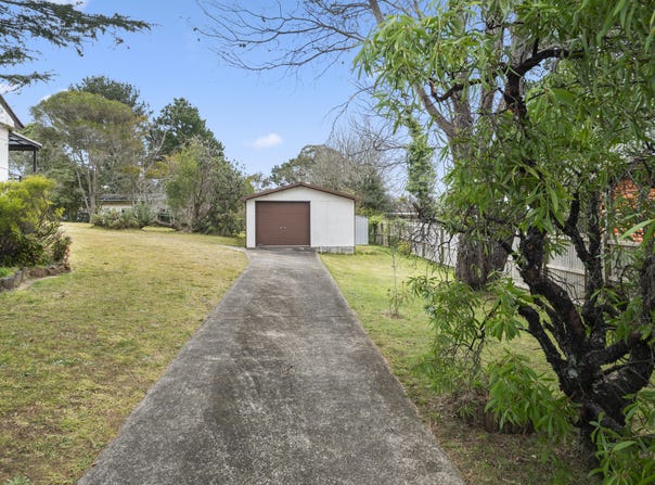98 Barton Street, Katoomba, NSW 2780