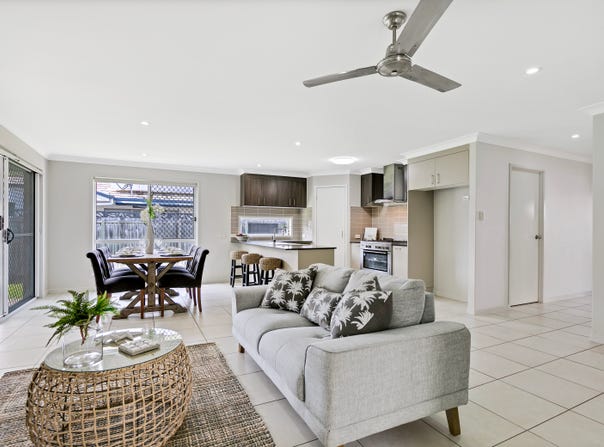 11 Bluff Street, Birtinya, Qld 4575