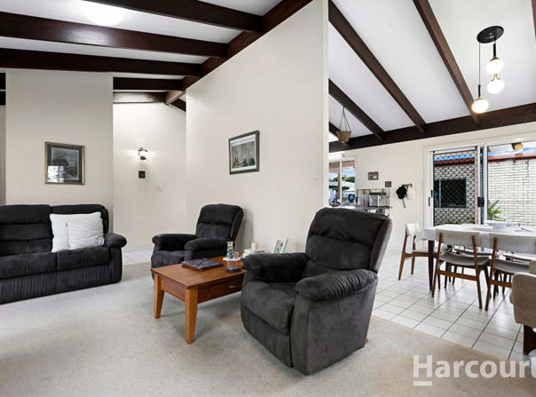 38 Sunset Crescent, Torquay, Qld 4655