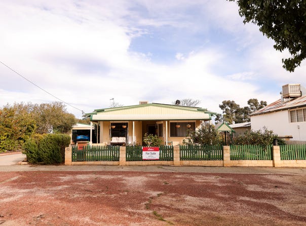 33 French Avenue, Merredin, WA 6415