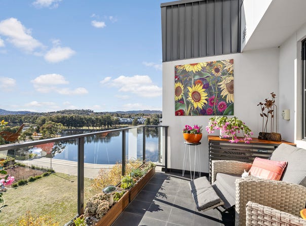18/5 Cynthea Teague Crescent, Greenway, ACT 2900