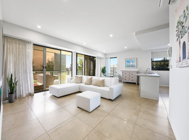 104/55D Caves Beach Road, Caves Beach, NSW 2281
