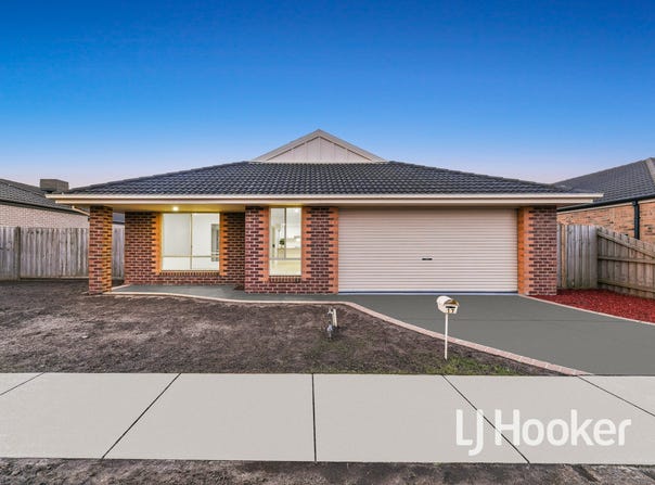17 Clifford Drive, Pakenham, Vic 3810