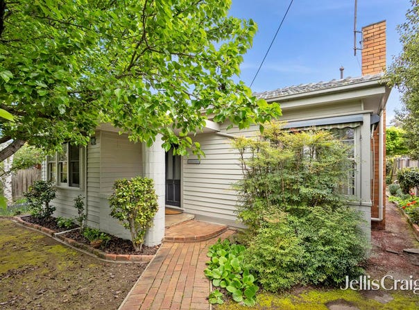 2 Lancaster Avenue, Newtown, Vic 3220