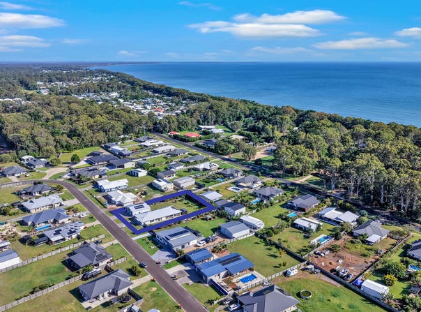 16 Periwinkle Crescent, Toogoom, Qld 4655