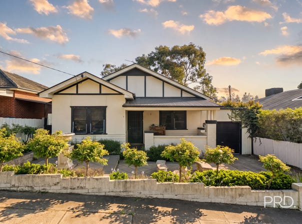 4 Young Street, Turvey Park, NSW 2650