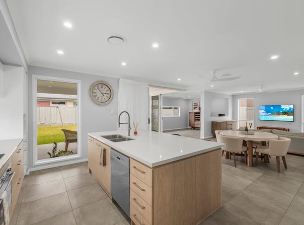 33 Ascot Circuit, Palmview, Qld 4553