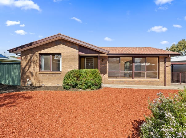 4 Gairdner Circuit, Kaleen, ACT 2617