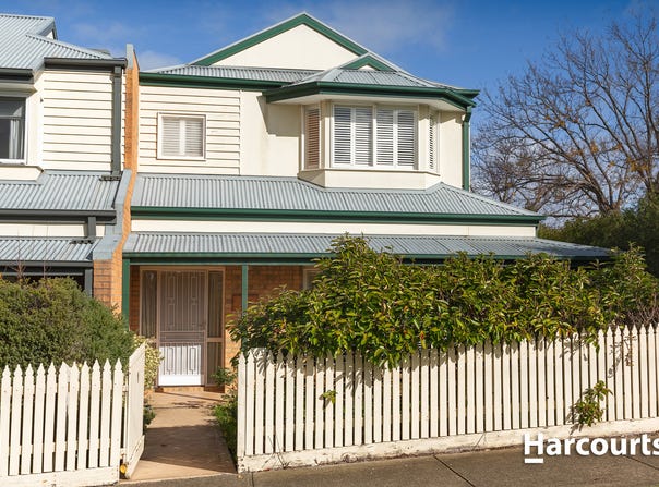 1/64 Macedon Street, Sunbury, Vic 3429