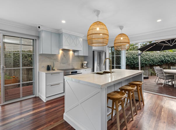2/42 Evandale Crescent, Miami, Qld 4220
