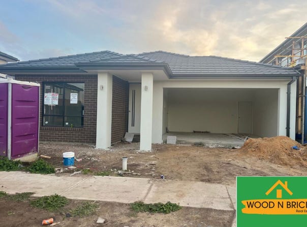 170 Villa Doria Drive, Clyde North, Vic 3978