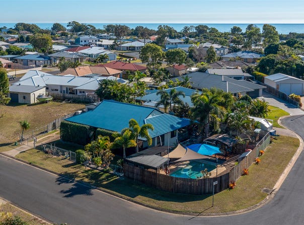12 Alexander Drive, Moore Park Beach, Qld 4670