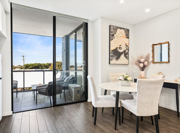 204/118 Gladstone Avenue, Coniston, NSW 2500