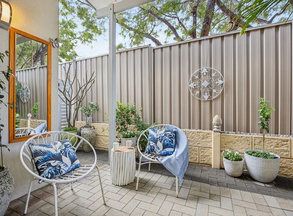 4/18 Boronia Street, Innaloo, WA 6018