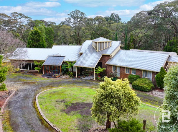 8 Fisken Road, Mount Helen, Vic 3350