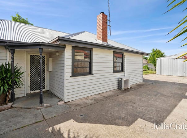 24 Regent Street, Whittington, Vic 3219