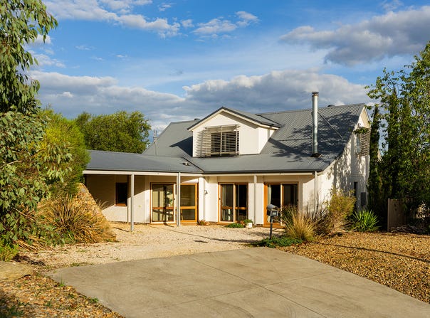 10 Phyllis Crescent, McKenzie Hill, Vic 3451