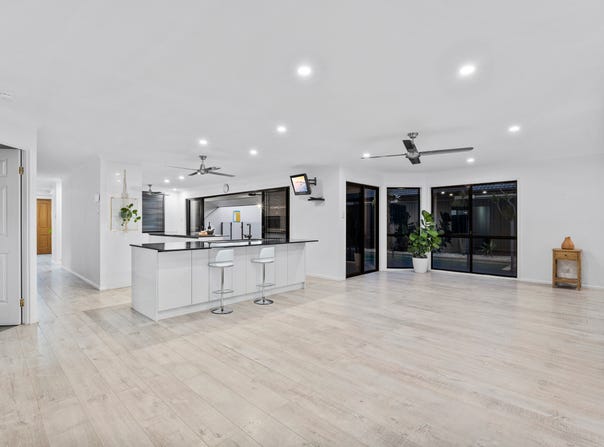 18 Sea Eagle Drive, Burleigh Waters, Qld 4220