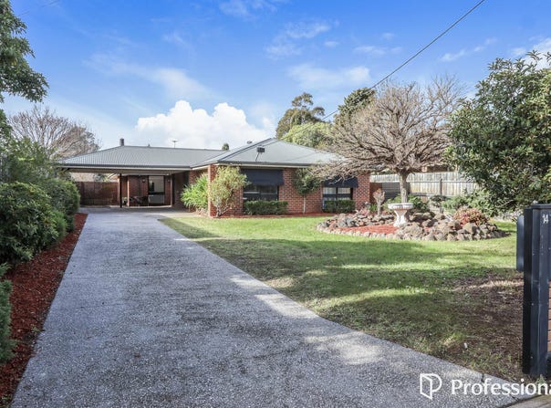 14 Joan Street, Melton, Vic 3337
