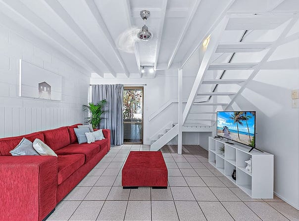 2/4 Border Drive, Cannonvale, Qld 4802