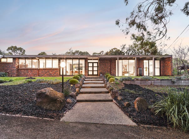 476 Park Road, Park Orchards, Vic 3114