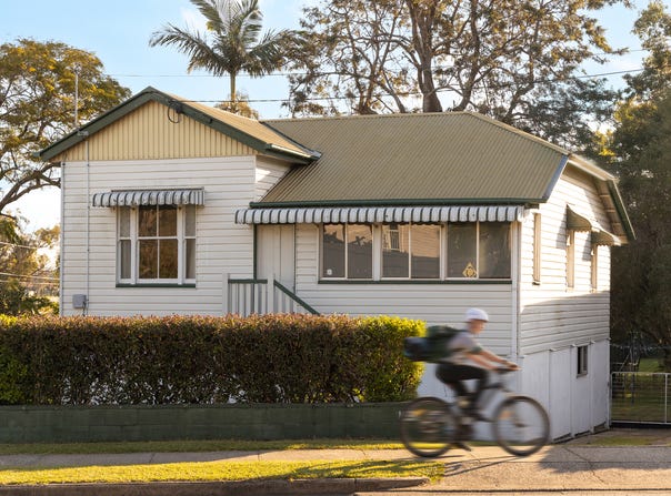 129 Southerden Street, Sandgate, Qld 4017