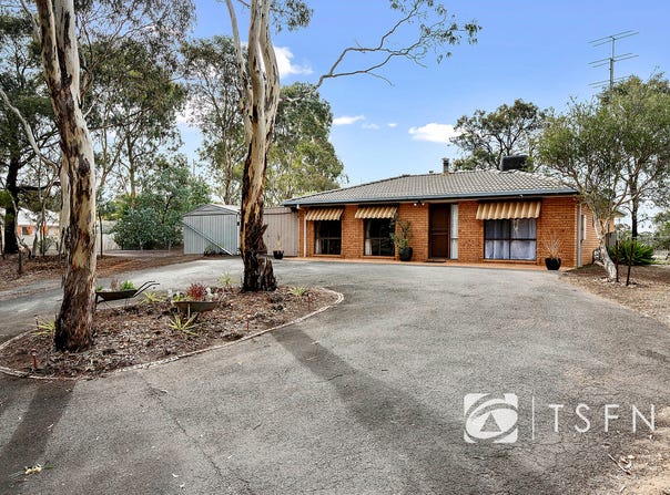 8 Backhaus Street, White Hills, Vic 3550