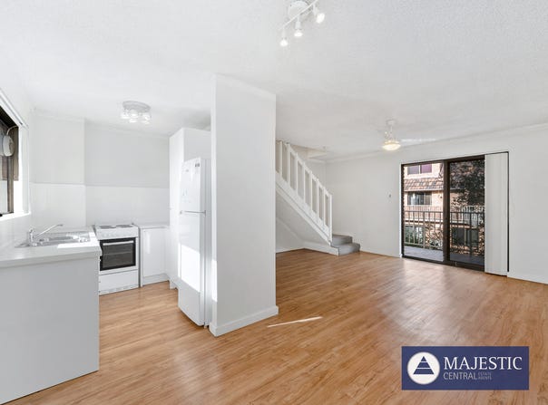 71/309 Harborne Street, Glendalough, WA 6016