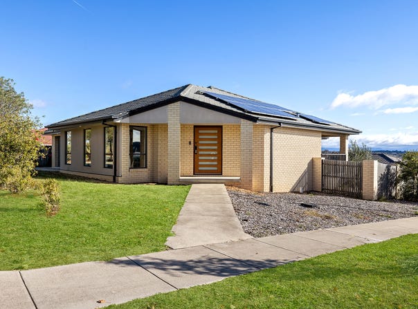 31 Clancy Mckenna Crescent, Bonner, ACT 2914