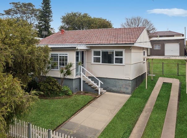 22 Woodlawn Drive, Budgewoi, NSW 2262