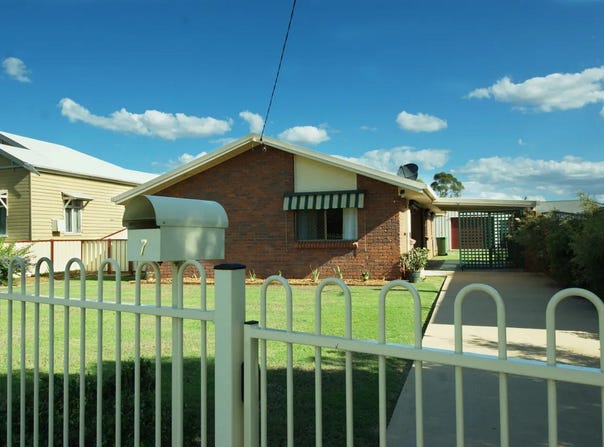 7 McDonald Street, Oakey, Qld 4401