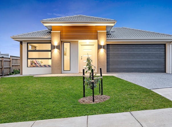 83 Apsley Parkway, Nar Nar Goon North, Vic 3812