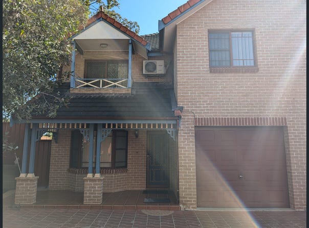 3/8 Carbine Close, Casula, NSW 2170