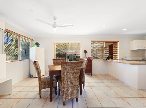 11 Range Court, Arundel, Qld 4214