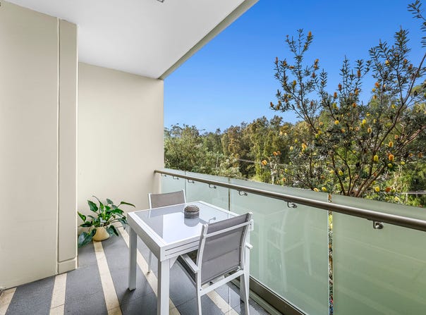 215/3 Mallard Lane, Warriewood, NSW 2102