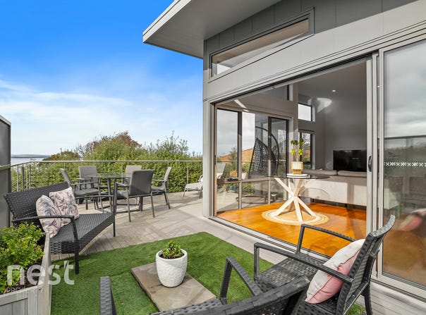 2/13 Garnett Street, Blackmans Bay, Tas 7052