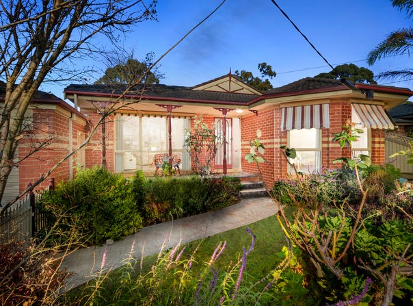10A Blue Mist Drive, Croydon South, Vic 3136