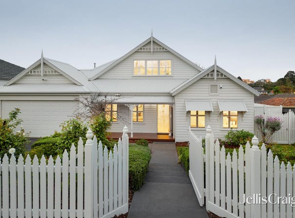 27 Woodhouse Grove, Box Hill North, Vic 3129