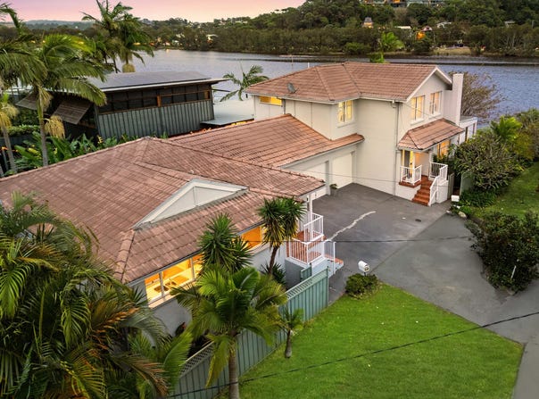 16 & 16a Emerald Street, Narrabeen, NSW 2101