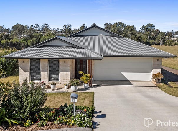 37 Eagle Hawk Drive, Southside, Qld 4570