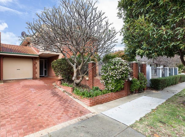 2/2 Cornelian Street, Scarborough, WA 6019
