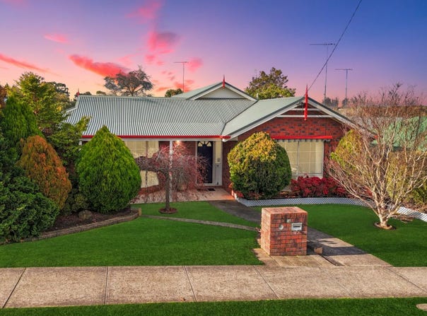16 Dinwoodie Street, Hamilton, Vic 3300