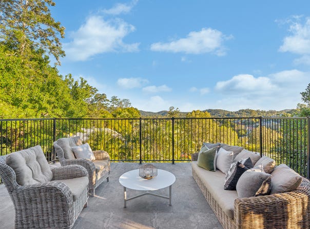 6 Gregsue Court, The Gap, Qld 4061