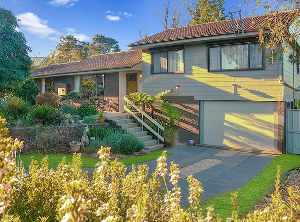 104 Valley Road, Wentworth Falls, NSW 2782